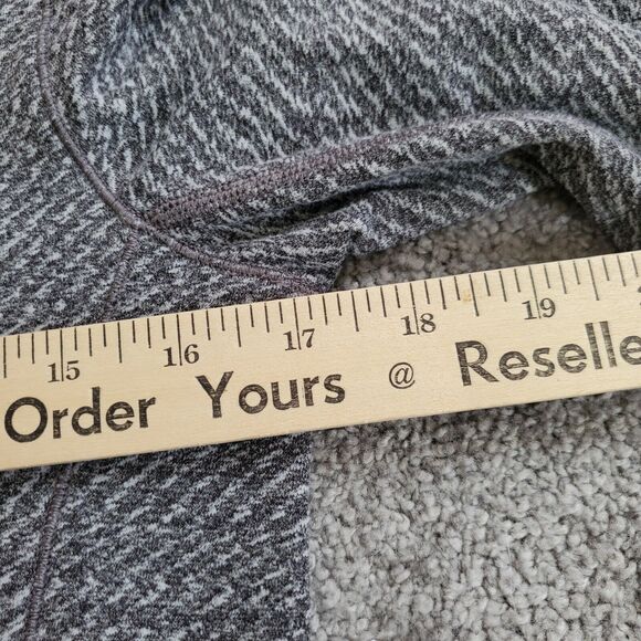 Lululemon Shirt Womens 6 Gray Pullover 1/4 Zip Gym Training Running - Picture 12 of 13